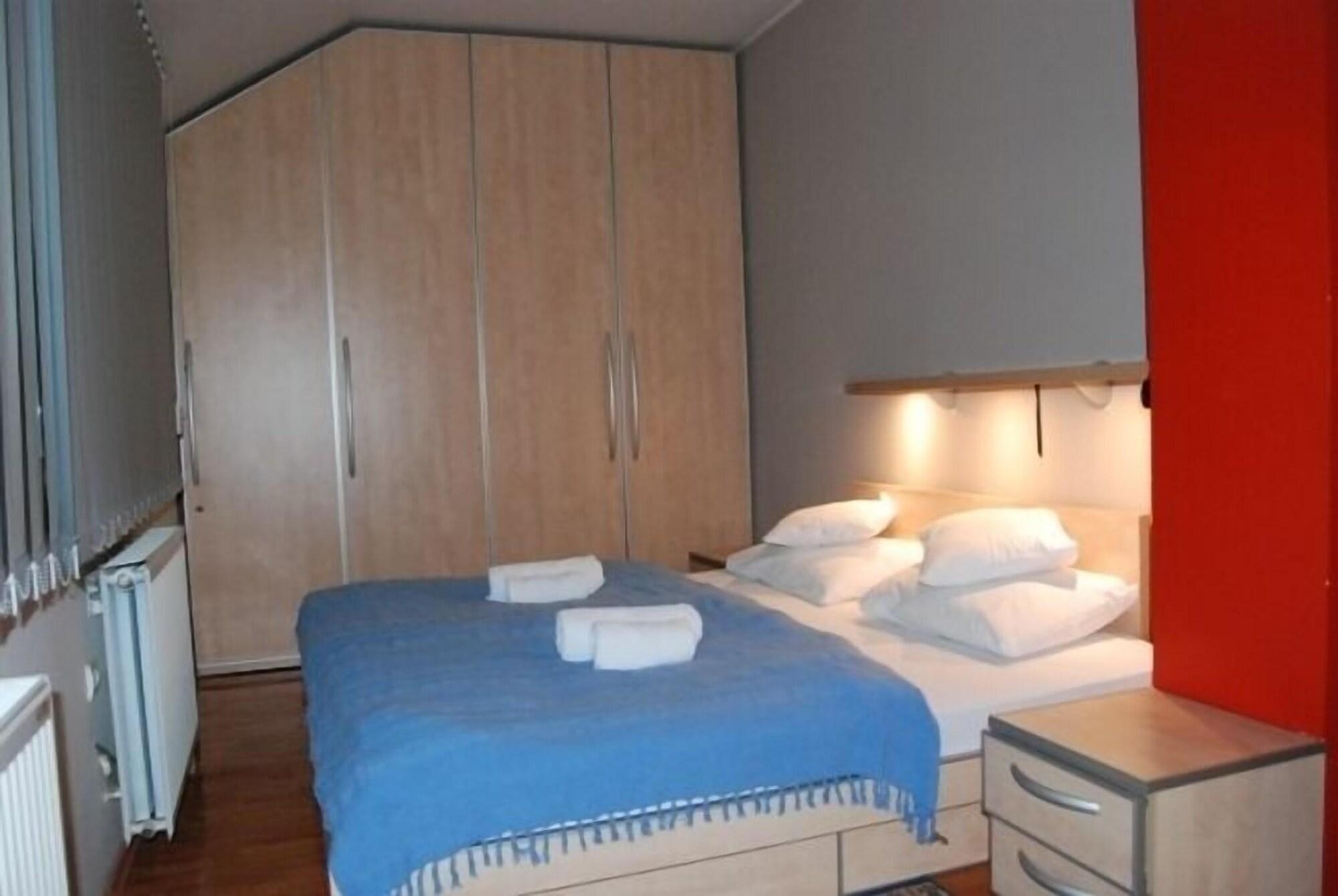Car Royal Apartments And Rooms Novi Sad Cameră foto